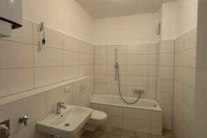 Alltagstauglich geschnittene 3-Zimmer-Wohnung im Gutleutviertel – 60327 Gutleutviertel, Frankfurt am Main – Vorschaubild 2