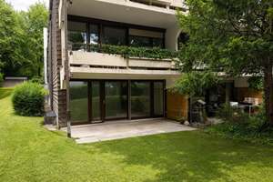 Ruhig gelegene Terrassenwohnung mit sonniger Westterrasse und großem Entwicklungspotenzial! – Die vollständige Adresse der Immobilie erhältst du vom Anbieter., 81545 Harlaching, München – Vorschaubild 1