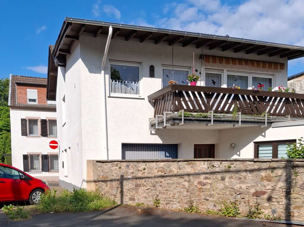 Immobilie in Prüm - **Wohnhaus mit Ausbaumöglichkeit im Untergeschoss – mitten in Prüm** - Bild 2