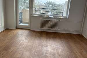 *Über den Dächern Lübecks im 6.OG: Singlewohnung für ab sofort*