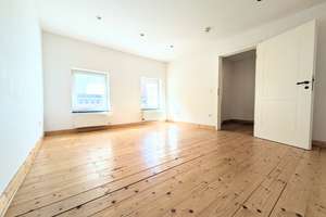MG-Eicken: Besondere  Wohnung mit Empore und Balkon – Marienkirchstraße 1, 41061 Eicken, Mönchengladbach – Vorschaubild 7