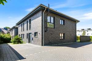 Neuwertige Doppelhaushälfte mit 4 Zimmern, ausgebautem Dachgeschoss und Energieklasse A+ – Die vollständige Adresse der Immobilie erhältst du vom Anbieter., 22851 Norderstedt – Vorschaubild 28