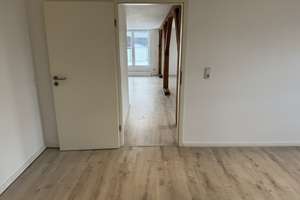 Anfragen NUR per E-Mail.  gr. 2-Zi. Wohnung mit Dachterrasse - Fahrstuhl - Kaminofen - EBK - Brhv. – Hafenstr. 188, 27568 Lehe, Bremerhaven – Vorschaubild 20