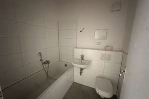 NEU-Sanierte 3-Zimmer mit Laminat und Wanne in sehr guter Lage! – Sandstraße 106, 9114 Borna-Heinersdorf, Chemnitz – Vorschaubild 3