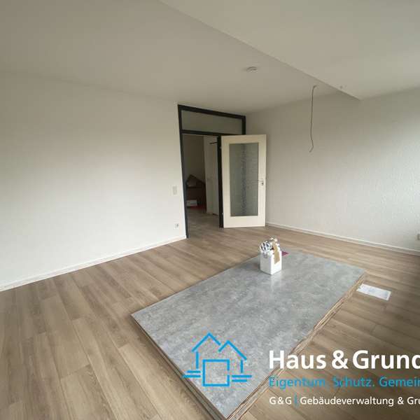 *** helle - 3-Zimmer-Wohnung - in schöner ruhiger Wohnlage mit traumhaften Ausblick ***