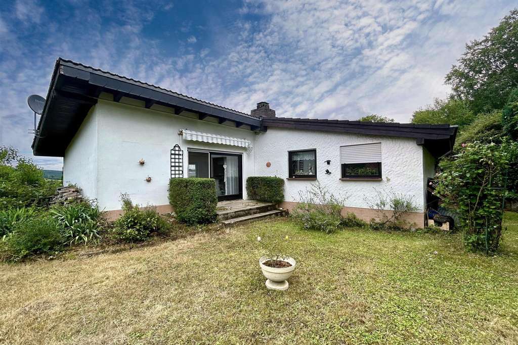 Immobilie in Stromberg - Kompakter Bungalow mit Garten und Stellplatz  - Bild 1