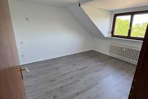 Helle Dachgeschosswohnung in Duisburg-Duissern zur Miete – Ideal für Singles oder Paare – Duisburg – Vorschaubild 4