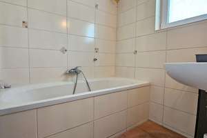Stilvolles Reihenendhaus mit Gartenidylle, Balkon & Wohlfühlatmosphäre in Bielefeld-Sennestadt – Die vollständige Adresse der Immobilie erhältst du vom Anbieter., 33689 Sennestadt, Bielefeld – Vorschaubild 7