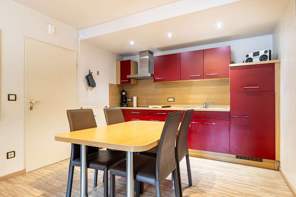 Immobilie in Winterberg - Vielseitiges Mehrfamilienhaus mit vier Wohneinheiten als attraktive Kapitalanlage - Bild 2