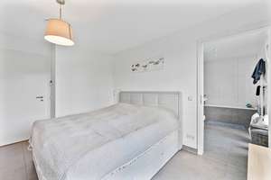 Hochwertige und junge 3 Zi.-Wohnung mit Ost-Süd Balkon und Einbauküche – Die vollständige Adresse der Immobilie erhältst du vom Anbieter., 81249 Aubing-Süd, München – Vorschaubild 9