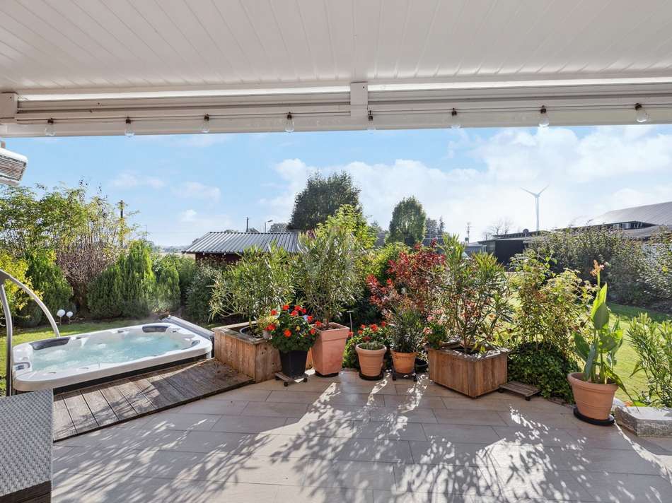 Terrasse mit Whirlpool
