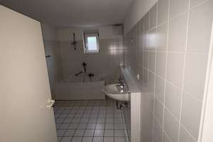 3-Zimmer-Wohnung im Erdgeschoss in Remscheid sucht nette Nachmieter – Peterstraße 12, 42853 Nordstadt, Remscheid – Vorschaubild 3