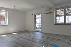 Hochattraktive 3 Zimmer Wohnung mit eigenem Eingang und Balkon - Erstbezug