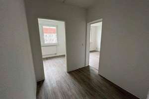 Charmantes 2-Zimmer-Apartment in Zwickau-Eckersbach – Ideal für Singles und Paare – Eckersbacher Höhe 92, 8066 Eckersbacher Höhe (E1-E4), Zwickau – Vorschaubild 2