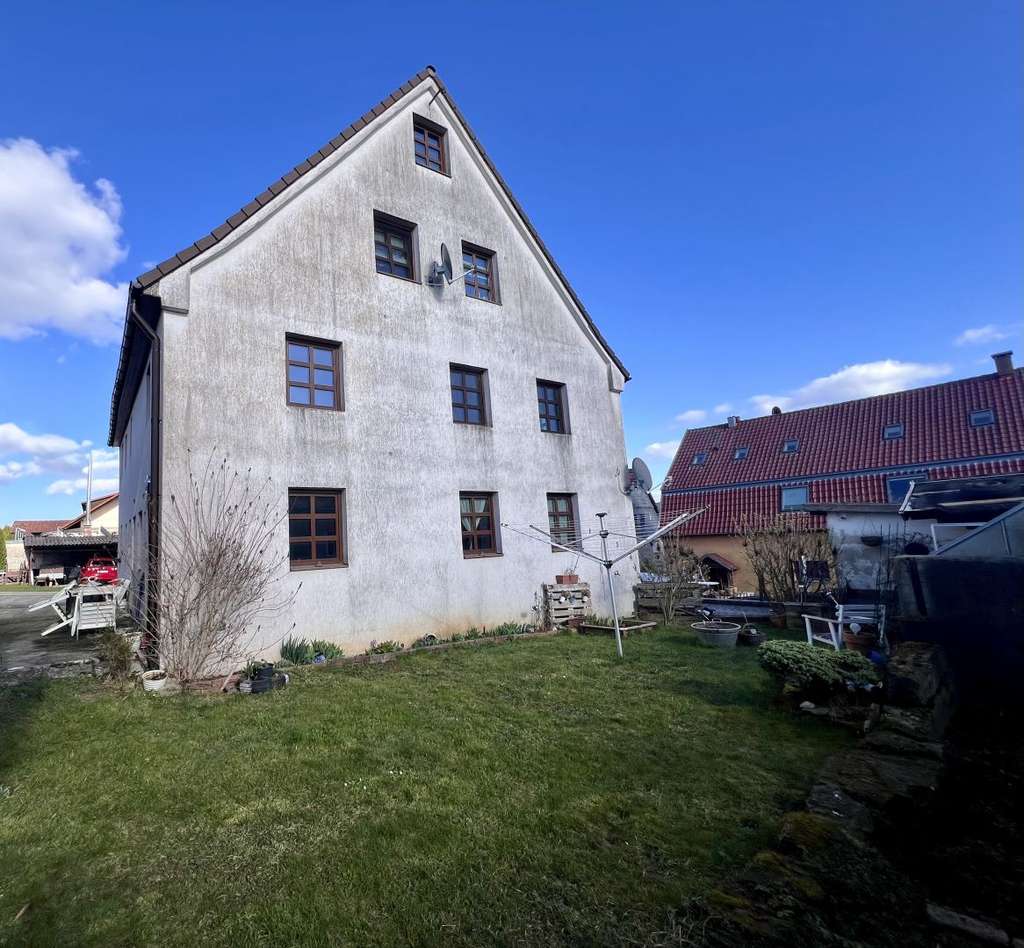 Immobilie in Spraitbach - Kapitalanleger aufgepasst: über 5% Rendite dank kernsaniertem 3-Familienhaus - Bild 1