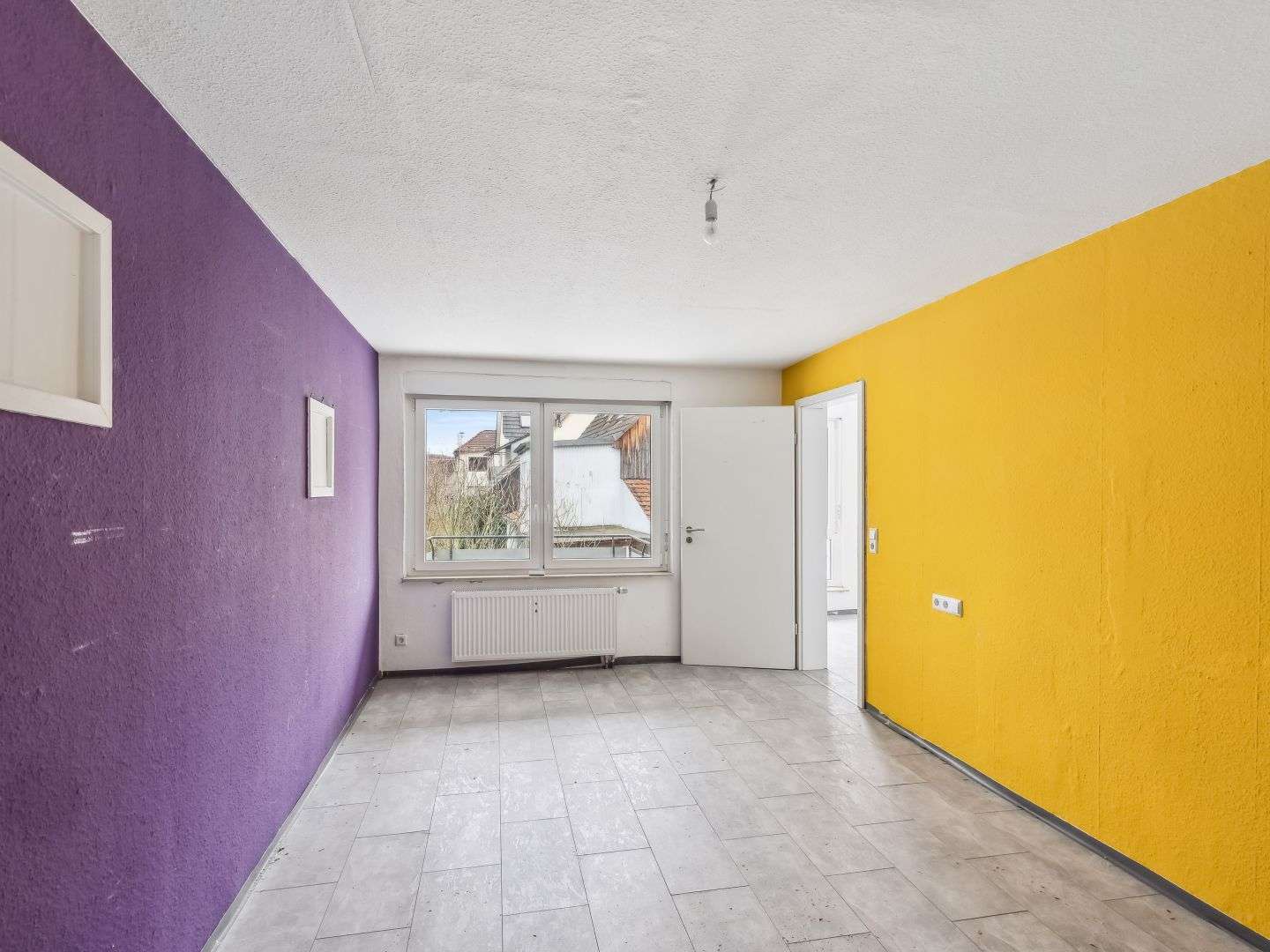 Immobilie in Weinstadt - Sehr viel Platz zum Gestalten: Zweifamilienhaus in Weinstadt - Bild 0