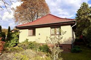 Familienfreundliches Einfamilienhaus mit Terrasse, Garten und zusätzlicher Bebauungsmöglichkeit