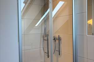 Charmante 2-Zimmer-Wohnung im Dachgeschoss am Dreiecksplatz in Kiel – Koldingstraße 8, 24105 Brunswik, Kiel – Vorschaubild 12