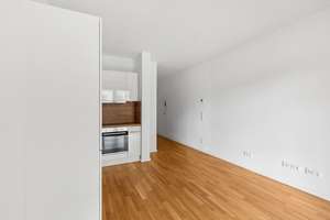 Über den Dächern von Frankfurt: Moderne 1-Zimmer-Wohnung mit einzigartigem Balkon – Ferdinand-Happ-Straße 25, 60314 Ostend, Frankfurt am Main – Vorschaubild 3