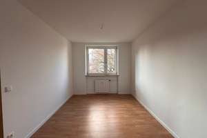 Geräumige 3-Zimmer-Wohnung mit Balkon in Nürnberg – Olivenweg 45, 90441 Hohe Marter, Nürnberg – Vorschaubild 6