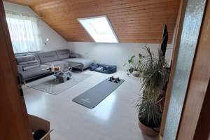 Gemütliche Dachgeschosswohnung 4 Zimmer mit Einbauküche in ruhiger Wohngegend – Die vollständige Adresse der Immobilie erhältst du vom Anbieter., 71720 Oberstenfeld – Vorschaubild 9