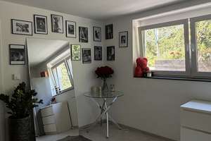 Helle Einliegerwohnung mit offenem Wohnbereich & eigenem Eingang 