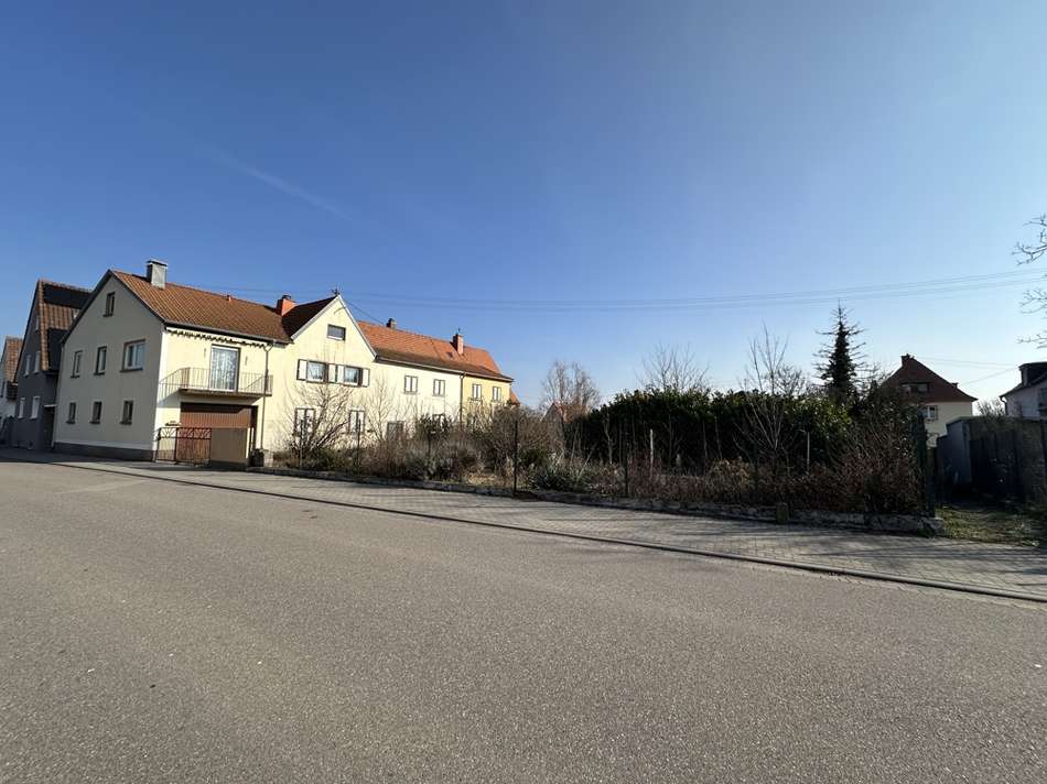 Straßenansicht/Garten