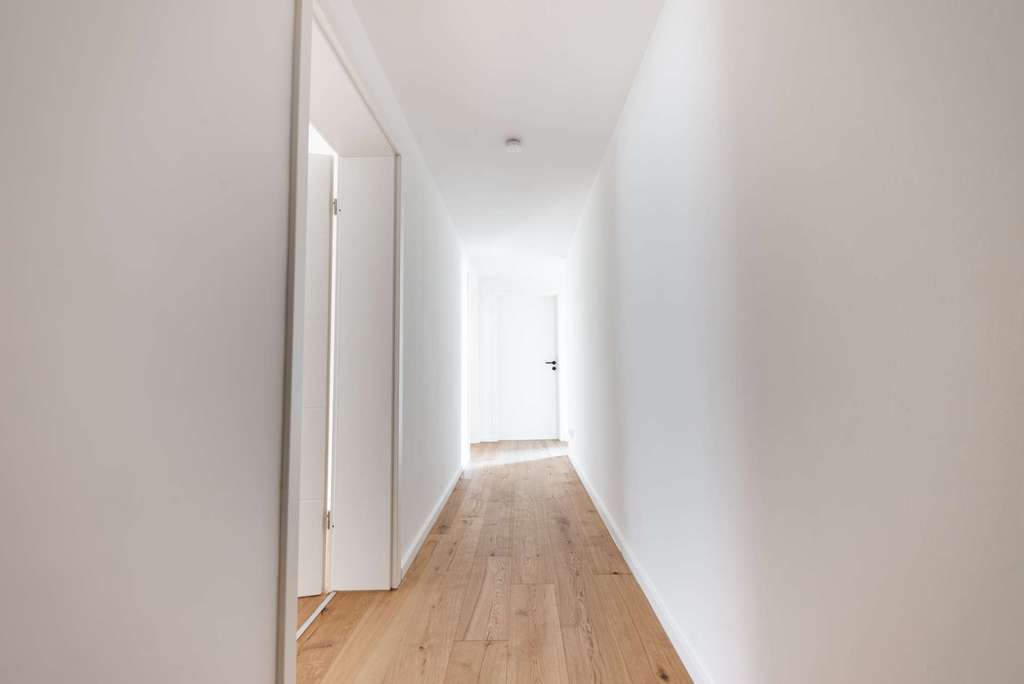 Immobilie in Miesbach - Sofort einziehen oder solide vermieten - frisch kernsanierte Wohnung direkt am Bach in Miesbach - Bild 0