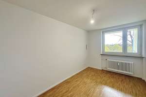 Helle 3-Zimmer-Wohnung mit Einbauküche und Balkon  – Plettstraße 71, 81735 Neuperlach, München – Vorschaubild 7
