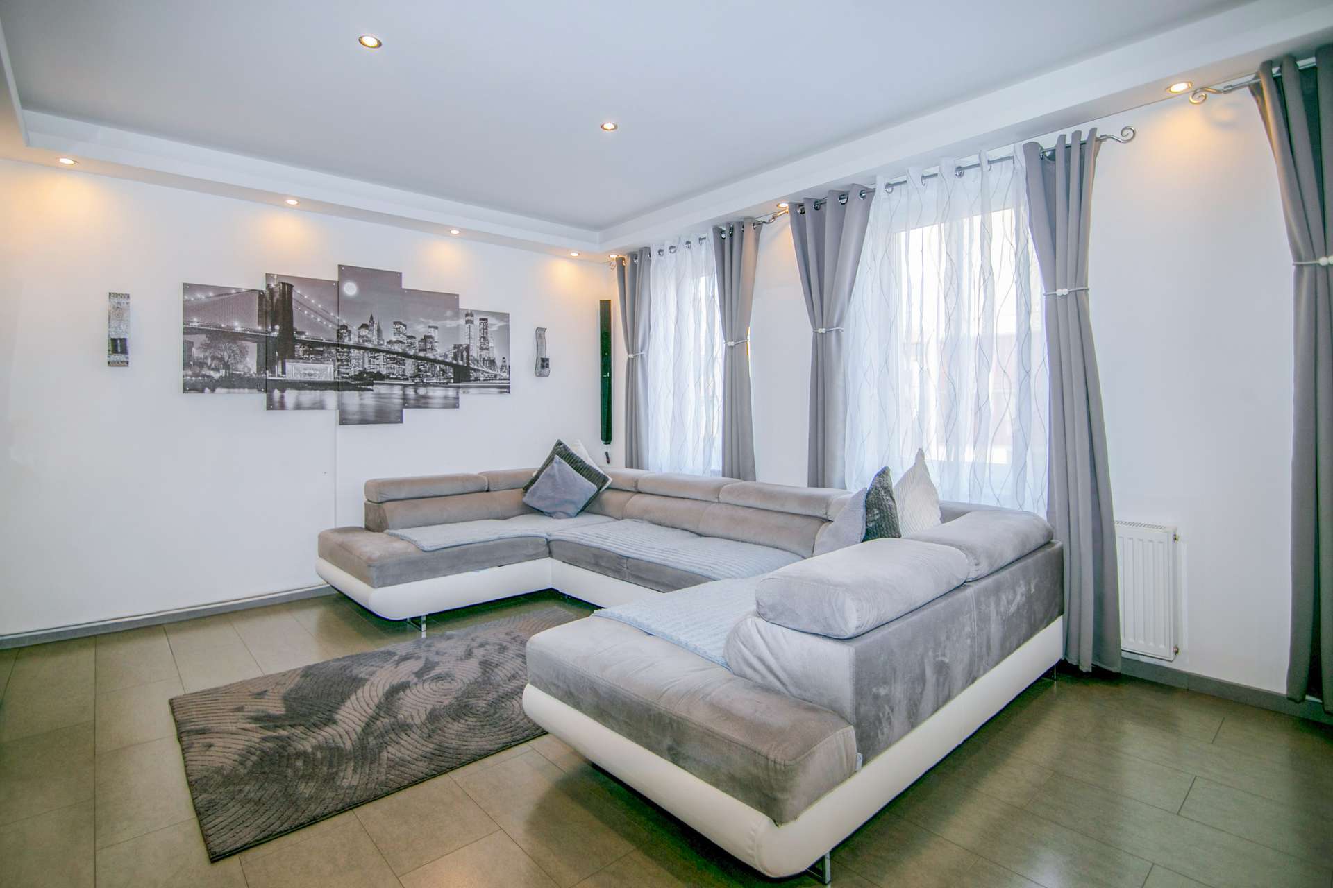 Immobilie in Mülheim an der Ruhr - Vollvermietetes Wohn-& Geschäftshaus ca.432m² in Mülheim-Broich Kapitalanlage Nettorendite von 5,82% - Bild 0