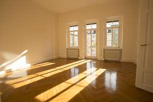 Wunderschöne Altbauwohnung im Gollwitzerhaus – Volkhartsraße 12, 86512 Georgs- und Kreuzviertel, Augsburg – Vorschaubild 2