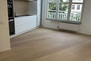 Schöne renovierte 4-Zimmer Wohnung - WG geeignet 