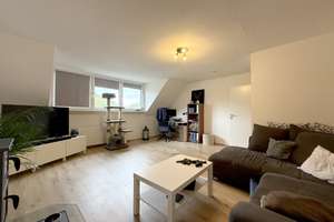 Wohnen mit Wohlfühlfaktor: Helle Dachgeschosswohnung mit Kaminofen – 46147 Holten, Oberhausen – Vorschaubild 2