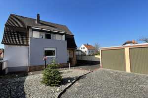 Charmantes Einfamilienhaus mit 2 Garagen und pflegeleichtem Grundstück! – Aschaffenburg – Vorschaubild 2