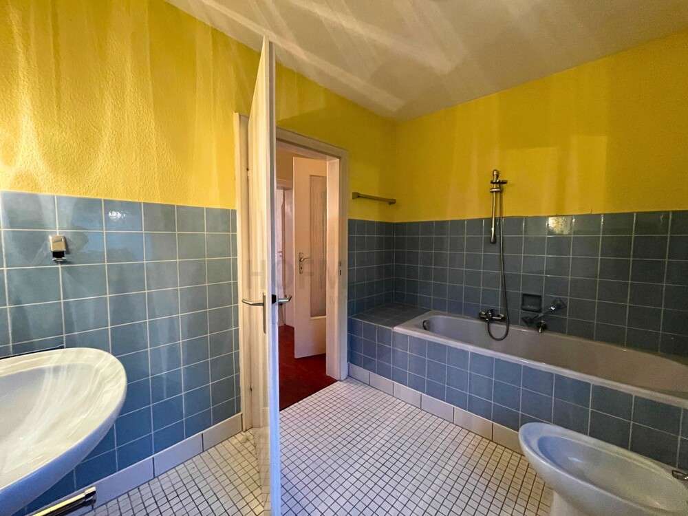 Immobilie in Dittelbrunn - Freiraum-Traum in Dittelbrunn: Charmantes Haus, Garten-Oase & Garage. Viel Platz zum Leben&Genießen! - Bild 0