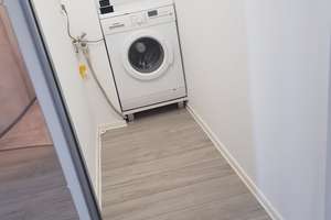 Traumhafte Aussicht: 
frisch renovierte 2-Zimmer-Wohnung 
mit Balkon 
im "Romeo & Julia"-Ensemble – Die vollständige Adresse der Immobilie erhältst du vom Anbieter., 70437 Rot, Stuttgart – Vorschaubild 8