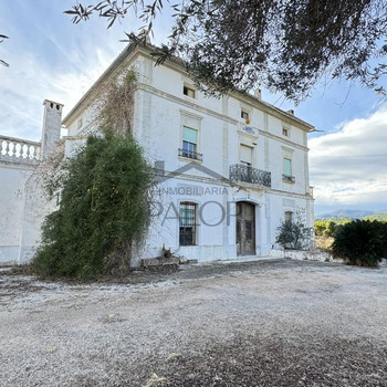 Rustikales Anwesen mit historischem Herrenhaus in Benifairó de la Valldigna, Valencia
