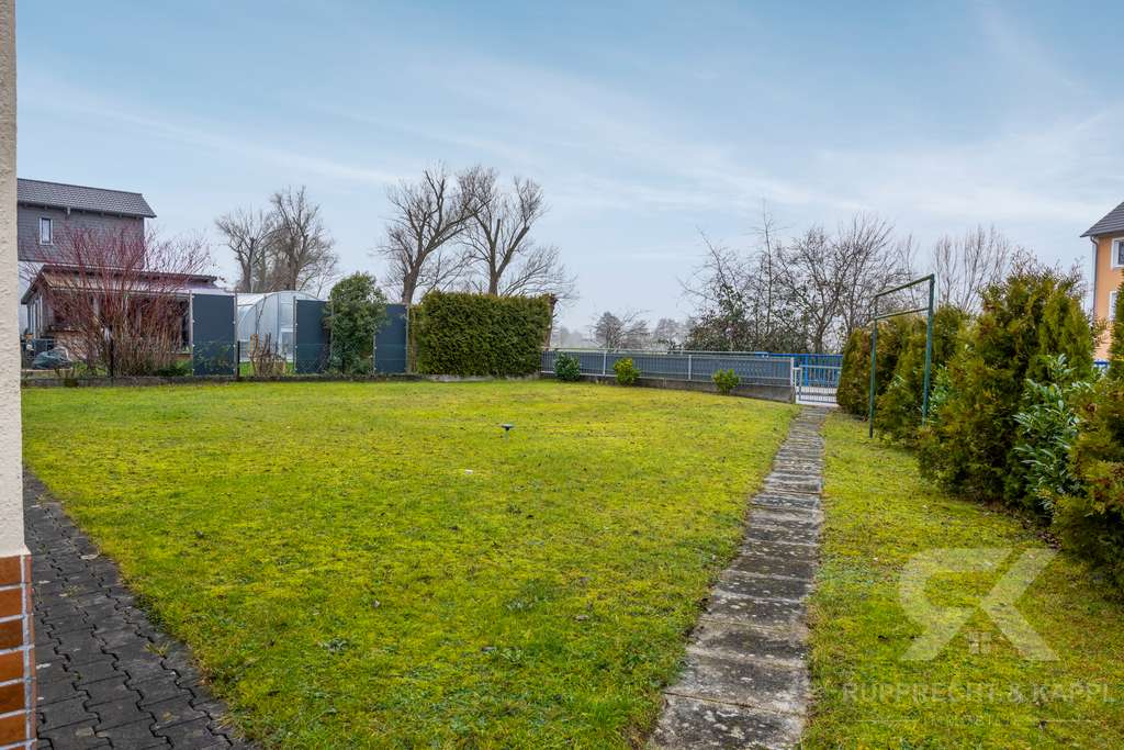 Immobilie in Teublitz - Energieeffizientes und gepflegtes Zweifamilienhaus in schöner Siedlung von Teublitz - Bild 3