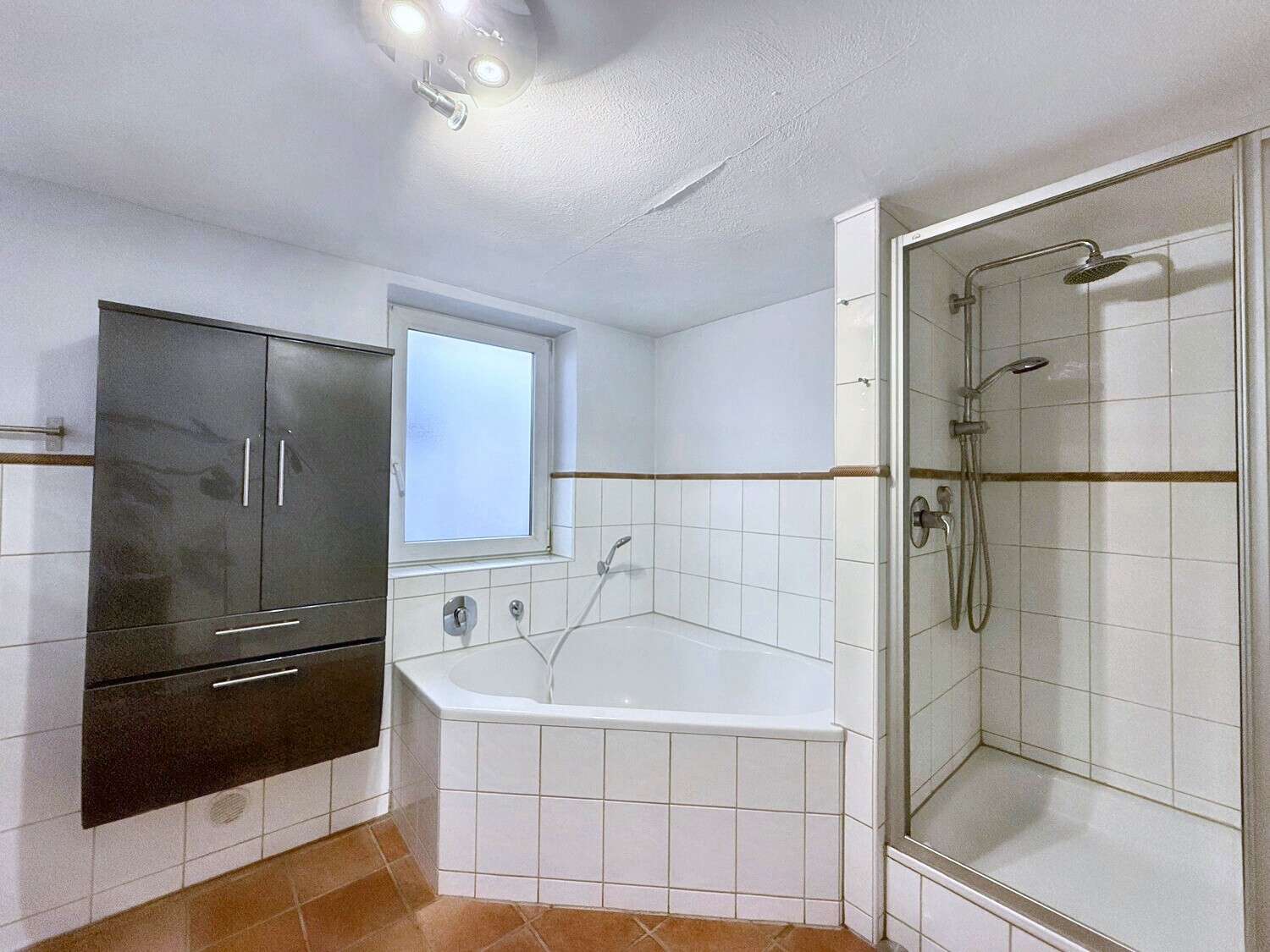 Immobilie in Wiernsheim - Kernsaniertes Fachwerkhaus - Bild 2