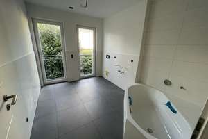 ***Luxus pur*** 4-ZBK in idyllischer Umgebung mit freiem Blick über historische Stadt. – Lohmühlweg 1b1, 65187 Biebrich, Wiesbaden – Vorschaubild 2