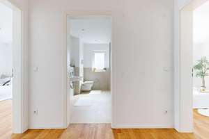 Moderne 4,5-Zimmer-Wohnung mit 2 Balkonen in attraktiver Münchner Lage – Die vollständige Adresse der Immobilie erhältst du vom Anbieter., 81243 Aubing-Süd, München – Vorschaubild 8