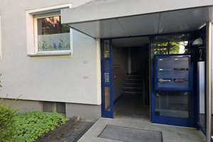 4-Zimmer-Erdgeschosswohnung mit Terrasse, Gartenmitbenutzung und Stellplatz in Leverkusen – Stefan-Zweig-Straße 2, 51377 Steinbüchel, Leverkusen – Vorschaubild 2