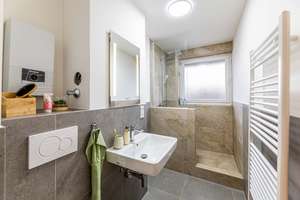Möbliertes WG Zimmer in modernisierter Wohnung in Nürnberg – Neptunweg 21, 90471 Rangierbahnhof-Siedlung, Nürnberg – Vorschaubild 3
