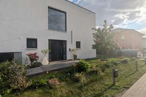 Luxuriöse KfW-55 Villa an der Havelmarina:  Wohnen zwischen Fluss und Forst – Die vollständige Adresse der Immobilie erhältst du vom Anbieter., 13587 Hakenfelde, Berlin – Vorschaubild 2