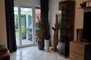  Doppelhaushälfte mit Garten zur Miete – zentral in Rösrath – Die vollständige Adresse der Immobilie erhältst du vom Anbieter., 51503 Rösrath – Vorschaubild 3