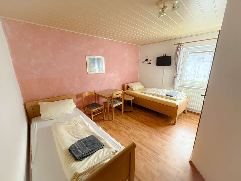 Immobilie in Bad Abbach - Monteur-Pension mit vielseitigem Entwicklungspotenzial  - Bild 3