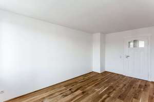 Dachgeschosswohnung mit Wohnküche und Balkon – 4318 Anger-Crottendorf, Leipzig – Vorschaubild 3