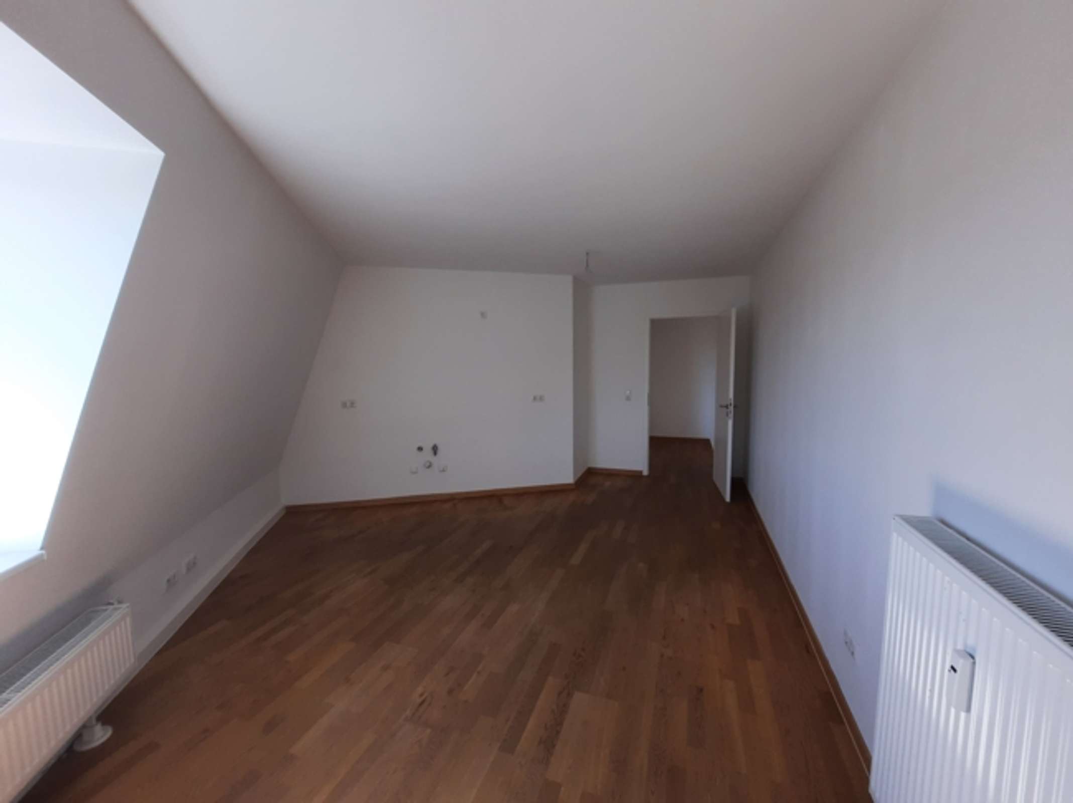 Attraktive 2-Zimmer-DG-Wohnung mit gemütlichem Balkon und modernem Bad in Erfurt/Löbervorstadt