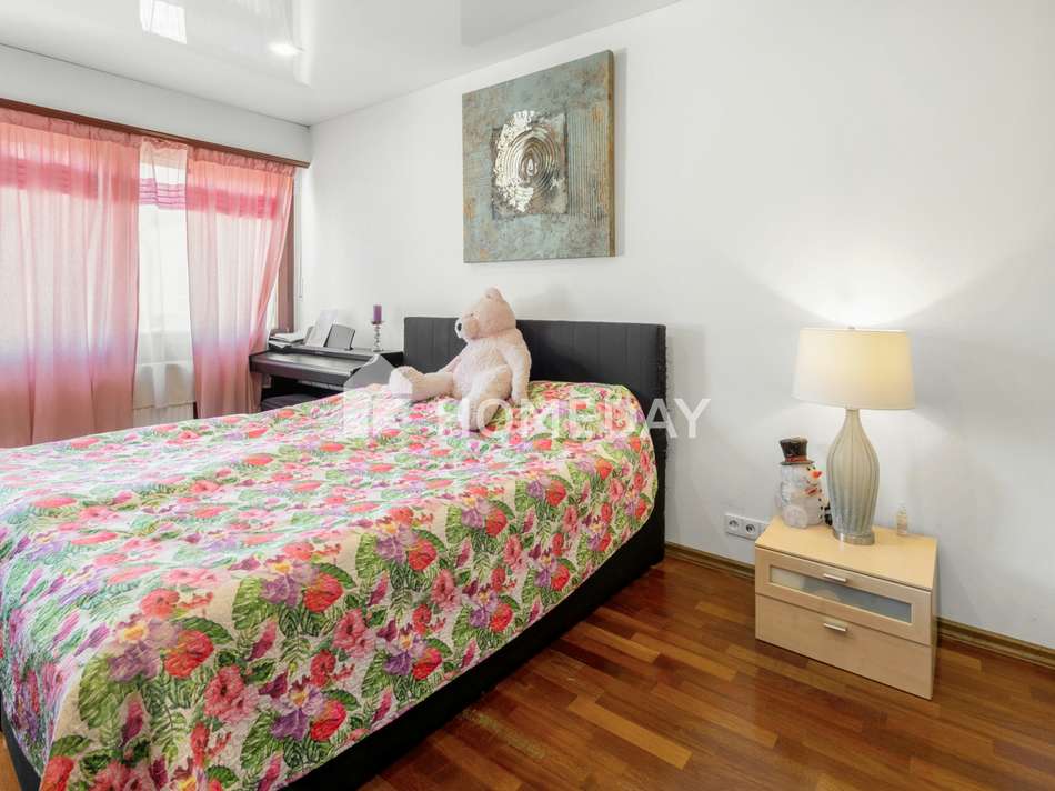 1. OG Schlafzimmer 1