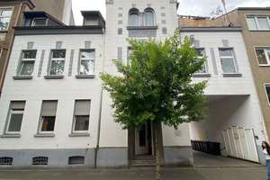 3 Zimmer Wohnung mit Gemeinschatfsgarten!